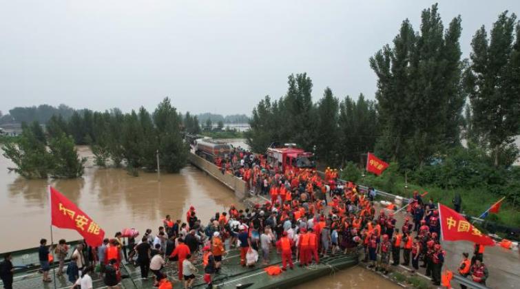 “逆行”重器中流擊水，創(chuàng)造救援速度奇跡<p>以精銳之“能”，護(hù)百姓之“安”，每一次極速救援，都是一場(chǎng)全力以赴，是承諾更是本色。<p>